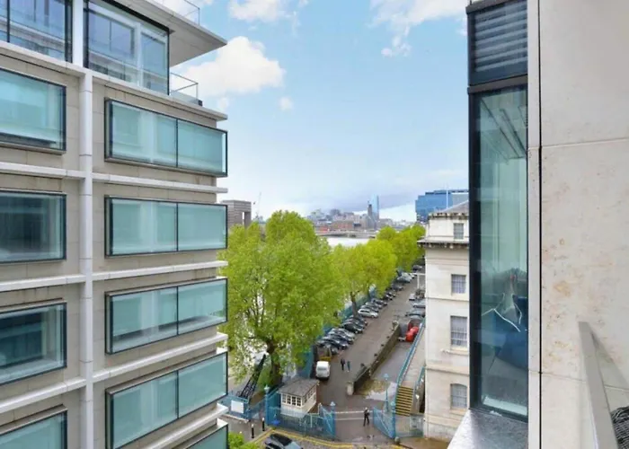 Luxury Riverside Penthouse 2000Sqft